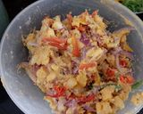 A picture of step 2 of Tricolour capsicum bhajiya from leftover vada batter.