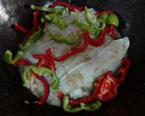 Foto del paso 6 de la receta: Filetes de panga con pimientos