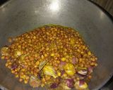 A picture of step 4 of Chana Ghughni.