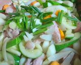 Hình bước làm 2 của món Rau củ xào thịt ba rọi