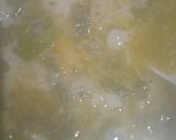 Foto del paso 4 de la receta: Salsa de puerro, vino, leche, ajo y cebolla (capeletinis)