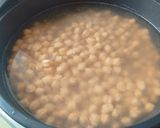 A picture of step 1 of Traditional Andalusian Cocido.