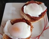 A picture of step 3 of My Bacon and Egg toasted Muffin with smoked Bacon sauce😁.