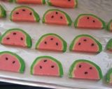 Foto langkah ke 8 dari resep Kukis semangka 4 bahan.
