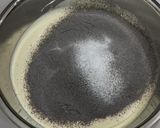 Foto langkah ke 2 dari resep Bolu kukus ketan hitam isi keju.