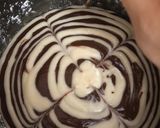 A picture of step 4 of Marble cake.