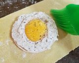 Foto del paso 4 de la receta: Raviolis rellenos de huevo y crema de champiñones