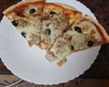 Foto del paso 3 de la receta Pizza de atún, champiñones y aceitunas negras