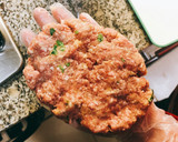 Foto del paso 5 de la receta: Hamburguesa con queso, cebolla caramelizada y patatas fritas