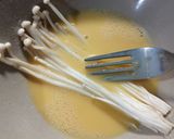 Foto langkah ke 2 dari resep Enoki Crispy.