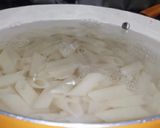 A picture of step 3 of White Sauce Pasta.