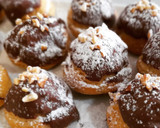 Foto del paso 5 de la receta: Profiteroles de crema con cobertura de chocolate al caramelo