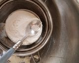A picture of step 3 of Jim jam cookies.