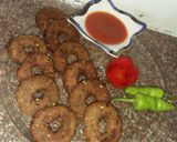 A picture of step 4 of Bread donuts.