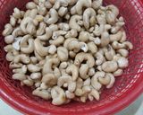 Foto langkah ke 1 dari resep Kacang Mede Goreng Renyah dan Krispy.