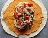 Tortilla z hummusem i kurczakiem krok przepisu 2 zdjęcie