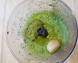 Une image de l'étape 3 de Pesto courgette / basilic / noix.