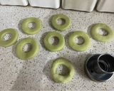 Gambar langkah 2 resipi Donat Teh Hijau (Matcha Doughnuts).