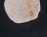 A picture of step 5 of Onion paratha.