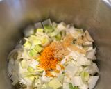 Foto del paso 1 de la receta: Crema de champiñones y puerros