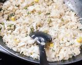 A picture of step 4 of Chinese Egg fried Rice.