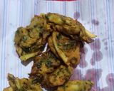 A picture of step 5 of Instant Pakora karri.