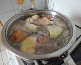 Csirkeaprólék leves - csirkelábból és farhátból recept fázis 5 fotója