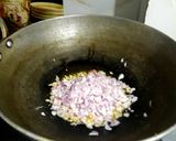 A picture of step 1 of Kadhai paneer.