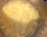 Foto del paso 3 de la receta: Bundt Cake de chocolate con nueces y amaretto