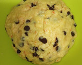 Foto del paso 4 de la receta: Galletas de mandarina con pepitas de cacao y mantequilla