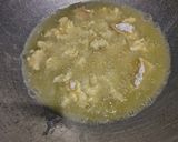 Foto langkah ke 3 dari resep Ayam goreng mentega.