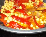 Foto del paso 5 de la receta: Salteado de garbanzos con pimiento rojo