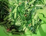 Foto langkah ke 4 dari resep Tumis Kangkung.
