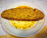 Foto del paso 3 de la receta: Queso fresco granulado con pan empapado en huevo a las hierbas