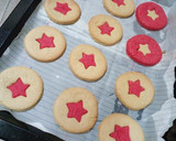 A picture of step 8 of Simple sugar cookies.