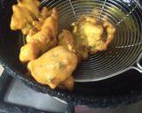 A picture of step 3 of Veggie pakora.