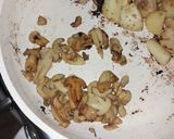 Foto del paso 1 de la receta: Chuletas bañadas en salsa de Champiñones 🍄‍🟫