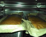 Foto langkah ke 5 dari resep Simple Bolu Cake Panggang.