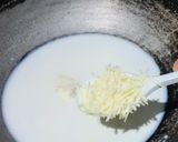 Foto langkah ke 2 dari resep Mi Ayam Bawang Carbonara.