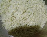 Foto langkah ke 3 dari resep Mie instan cake.