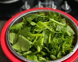 Hình bước làm 1 của món Cải Bó Xôi Xào Tỏi
