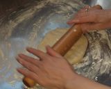 Foto del paso 4 de la receta: Tarta de tomate y huevo (receta de mi madre) con harina 000