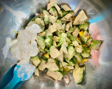 Foto del paso 3 de la receta: Ensaladilla de aguacate, caballa y mango
