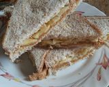 A picture of step 5 of Banana Split Jumbo Sandwich.