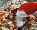 Foto langkah ke 5 dari resep Oseng Cumi Asin Pedas.