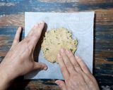 A picture of step 4 of Jowar Mooli Parantha.