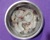 รูปขั้นตอนการทำที่ 1 ของ กุ้งผัดข้าวโพดอ่อน