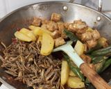 Foto langkah ke 1 dari resep Samba Buruak Buruak Khas Minang (Tempe Teri Terong Kentang).