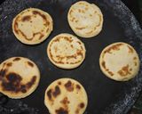 કોઈન પીઝા (Coin Pizza Recipe in Gujarati) રેસીપી સ્ટેપ3ફોટો