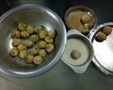 A picture of step 3 of Cheese corn balls.